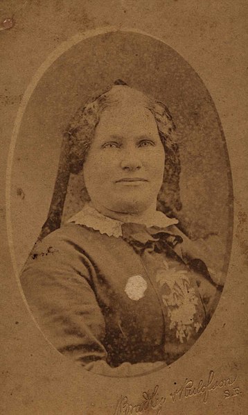 File:Persis Goodale Thurston Taylor, photograph by Bradley & Rulofson, Mission Houses Museum Archives.jpg