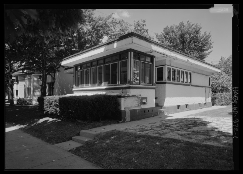 File:Perspective view looking northwest - American System-Built Homes, 2714 West Burnham Street, Milwaukee, Milwaukee County, WI HABS WI-372-1.tif