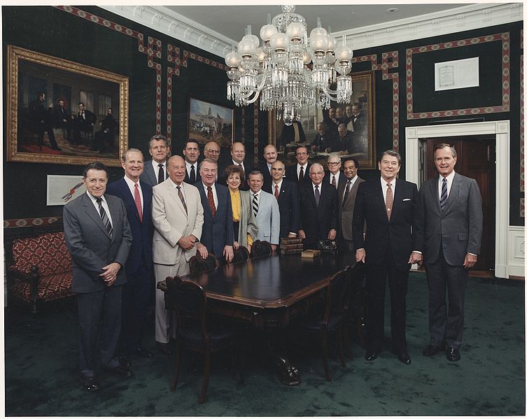 File:Photograph of 1987 Cabinet - Class Photo - NARA - 198586.jpg