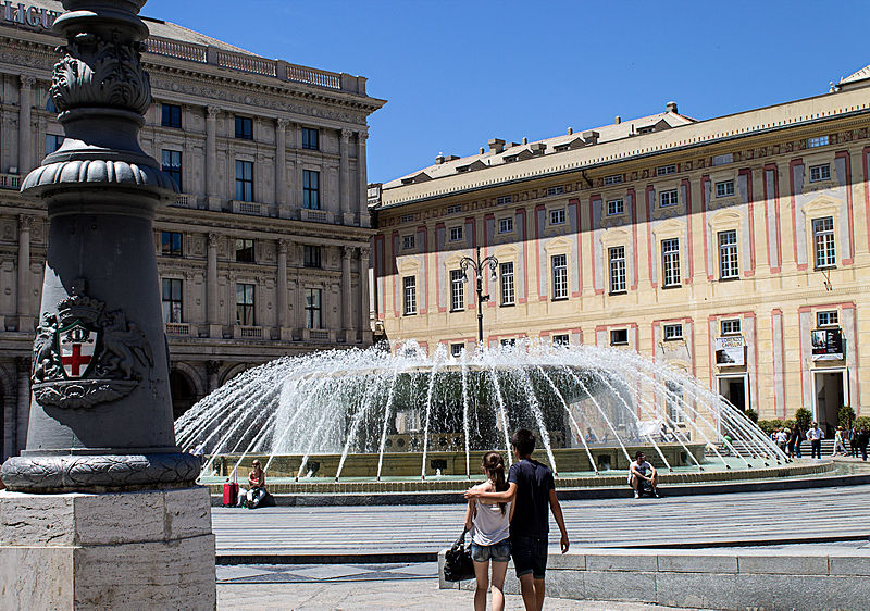 File:Piazza De Ferrari e Palazzo Ducale.jpg