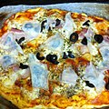 Pizza semi casera (6555790205).jpg