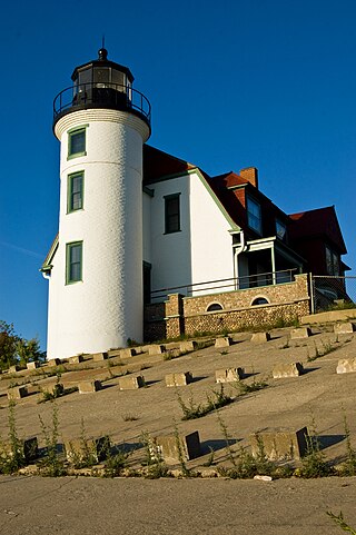 <span class="mw-page-title-main">Point Betsie Light</span> Lighthouse in Michigan, United States