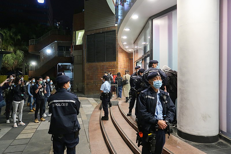 File:Police stop and search people in New Town Plaza Entrance 20201224.jpg