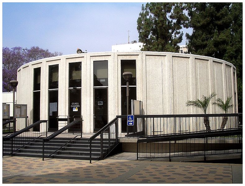 File:Pomona City Council Chambers.jpg