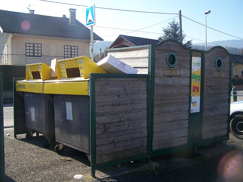 File:Poubelles jaunes - Chambéry Métropole.JPG