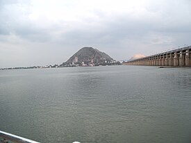 Prakasam-barrage-reservoir-view.JPG