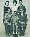 Prabowo Subianto (berdiri paling kanan) dan kakek nenek serta saudara-saudarinya