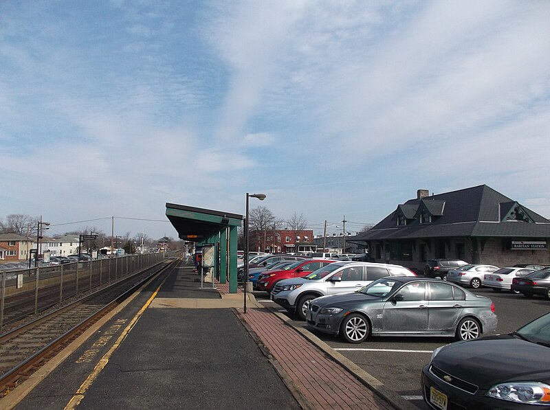 File:Raritan Station (13094258343).jpg