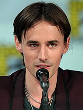 Reeve Carney plays Swift's boyfriend in "I Knew You Were Trouble". Reeve Carney SDCC 2014.jpg