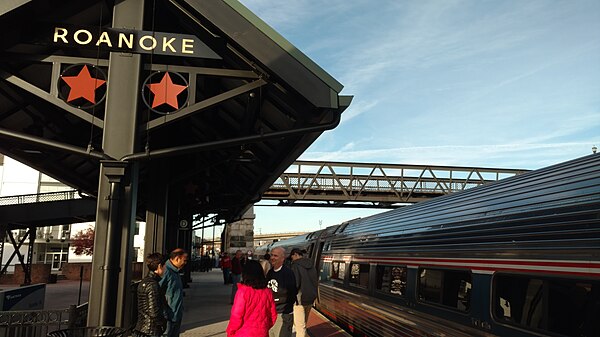 Roanoke station platform, November 2017