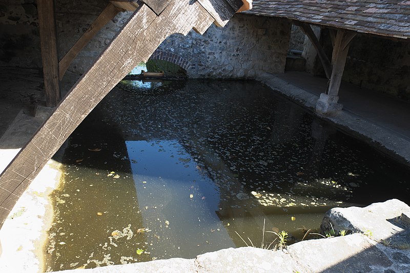 File:Rochefort-en-Yvelines Lavoir 855.jpg