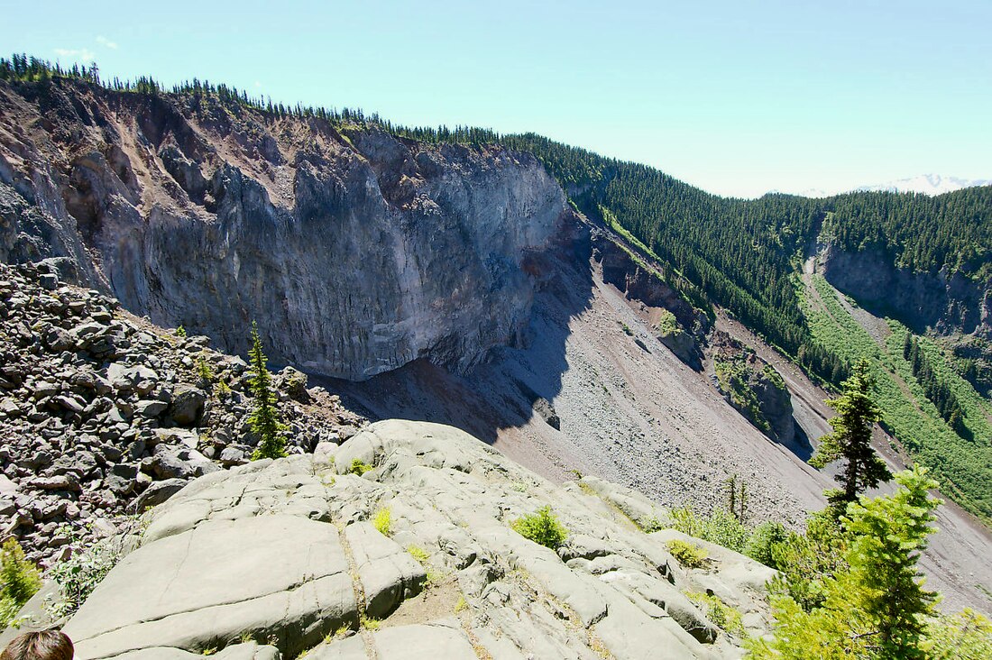 Volcanic dam