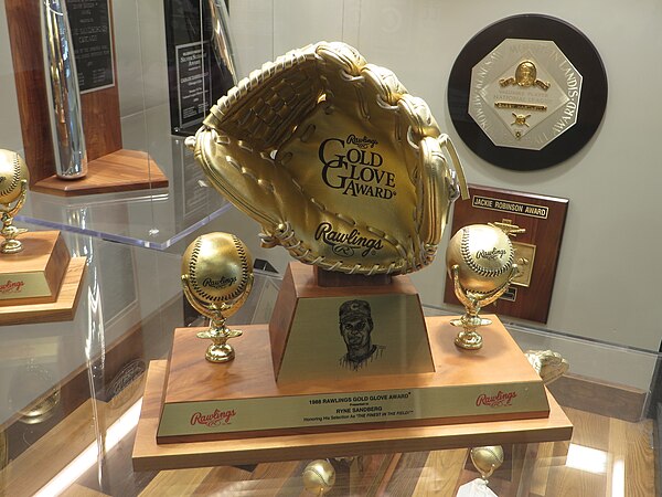 1988 Gold Glove Award trophy, received by Sandberg