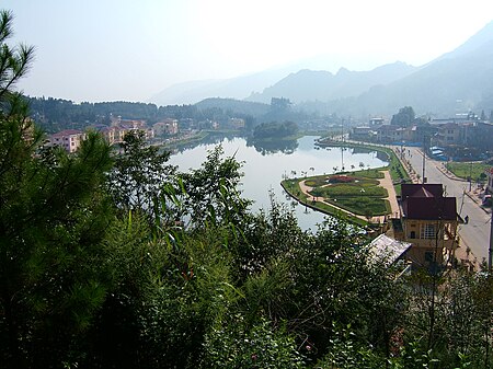 Tập_tin:Sa_Pa_lake.JPG