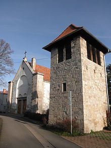 Glockenturm der Kirche in Salza