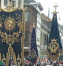Religious banners of Catholic brotherhoods in Lier, Belgium Sanctus Gummarus Lyrmensis 04.JPG
