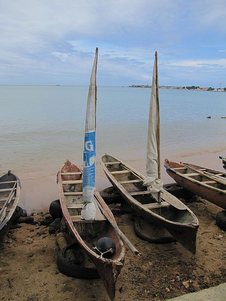 File:Sao Tome Canoes 5 (16248997695).jpg