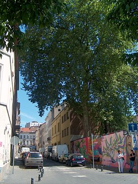 A Rue d'Hoogvorst cikk illusztráló képe