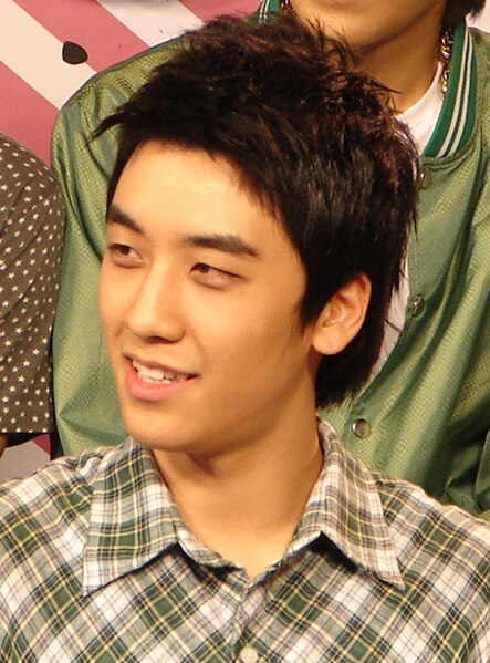 Seungri at the TV show Fast Forward in Thailand in December 2007