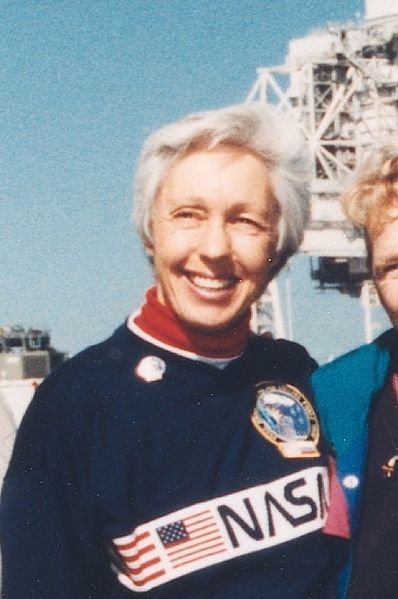 File:Seven Members of the First Lady Astronaut Trainees in 1995 - GPN-2002-000196-crop.jpg