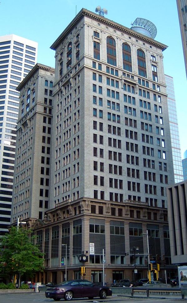 The Soo Line Building in Minneapolis served as company headquarters.