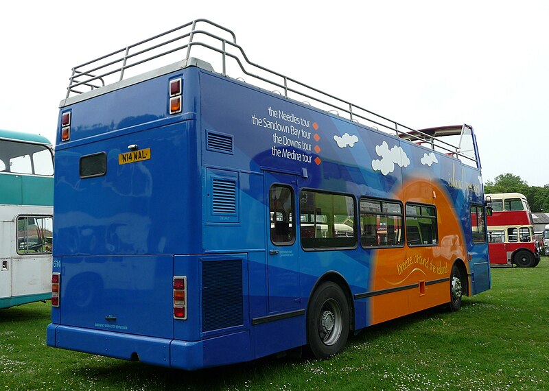 File:Southern Vectis 614 N14 WAL rear.JPG