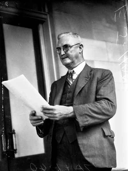 File:StateLibQld 1 102817 Politician Edward Joseph Hanson MLA, Brisbane, May 1940.jpg