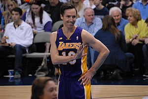 Steve Nash Lakers smiling 2013.jpg