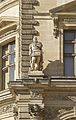 1374) Eléments d'architecture Renaissance, angle de l'aile Richelieu au Louvre, Paris. Statue de Sully, par Dubray, vers 1853. 31 mai 2012