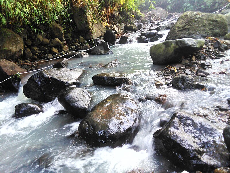 File:Sungai jelok.jpg