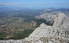 Supramonte Blick von Punta-Sos-Nidos nach Nordosten 2.jpg