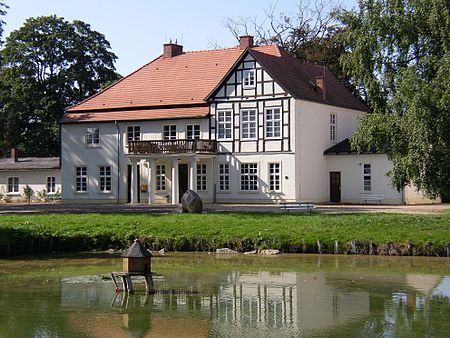 Tellow Thuenen manor