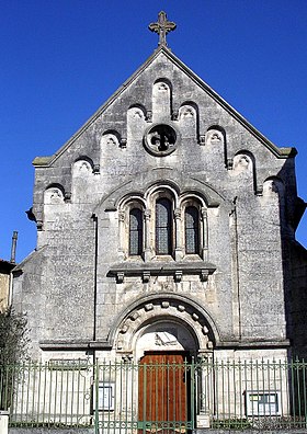 Façade du temple, donnant sur la place Joseph-Pancaut