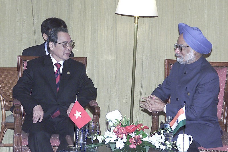 File:The Prime Minister, Dr. Manmohan Singh meeting with the Prime Minister of Vietnam Mr.Phan Van Khai at Kuala Lumpur on December 12, 2005 (1).jpg