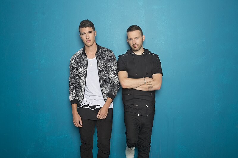 File:Timeflies 2016 Official Photo.jpg