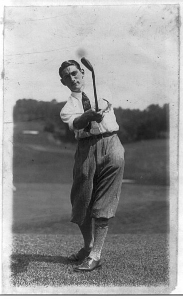 File:Tom Amour following through on golf swing LCCN2002697198.jpg