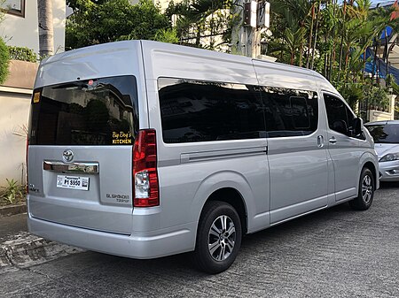 ไฟล์:Toyota_HiAce_GL_Grandia_Tourer_van_rear.jpg