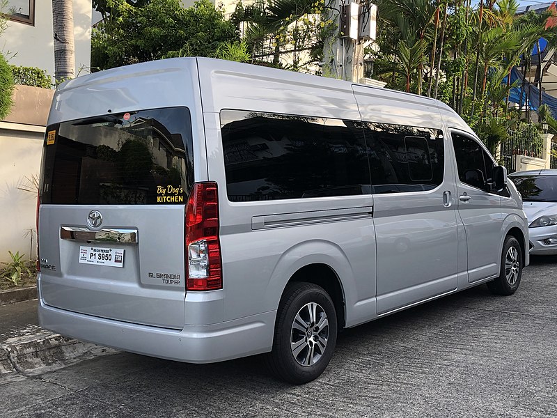 File:Toyota HiAce GL Grandia Tourer van rear.jpg