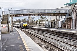 Train passant par la gare de Balbriggan.jpg