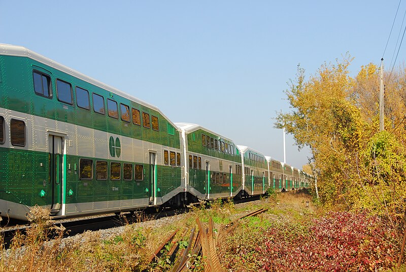 File:Trainspotting GO train -918 headed by MPI MP40PH-3C -609 (8123464818).jpg