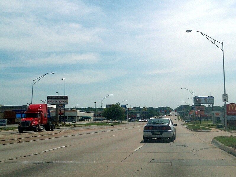 File:US 6 in Omaha, NE.jpg