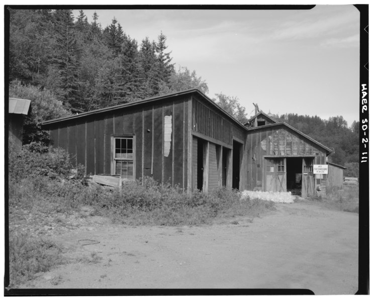 File:VIEW OF MACHINE SHOP FROM EAST. - Bald Mountain Gold Mill, Nevada Gulch at head of False Bottom Creek, Lead, Lawrence County, SD HAER SD,41-LEAD.V,1-111.tif