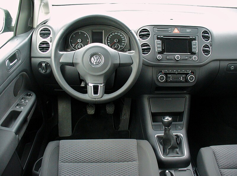 File:VW Golf VI Plus 1.6 TDI Comfortline United Grey Interieur.JPG