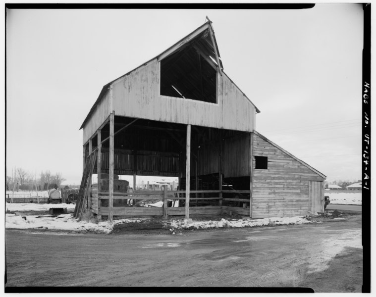 File:View of the hay barn and stable, looking south - Ray R. Jones Farmstead, Hay Barn and Stable, 30 feet South of Garage, West Jordan, Salt Lake County, UT HABS UTAH,18-WEJO,1A-1.tif