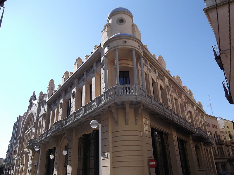 File:Vista del Casino Menestral Figuerenc.jpg
