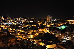 Vista noturna de Cachoeiro de Itapemirim ES.jpg