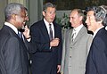 Kofi Annan, US-Präsident George W. Bush, Russlands Präsident Wladimir Putin und Japans Ministerpräsident Jun’ichirō Koizumi in Genua am 20. Juli 2001