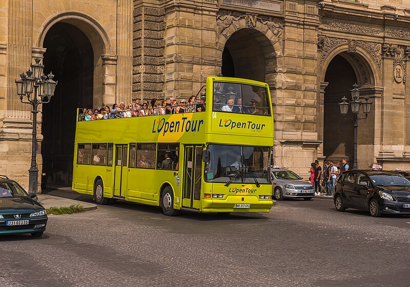 File:Volvo ELC B10 04 SELT, Navette Verte, Paris.jpg