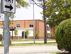 WalnutBendElementarySchoolHouston.JPG