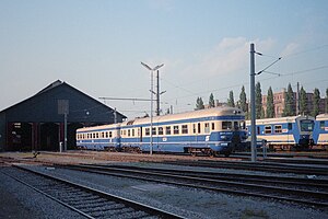 5046 206-8 with control car painted in the 1980s, Vienna Ostbahnhof (1987)